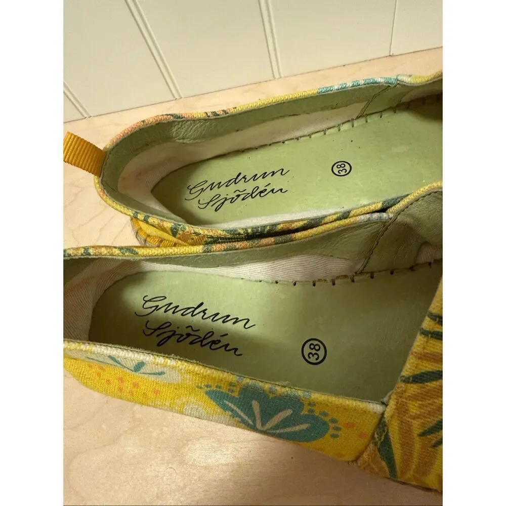 Gudrun Sjoden Yellow Floral Canvas Flats Women Slip-On Espadrilles size 38 (7.5)